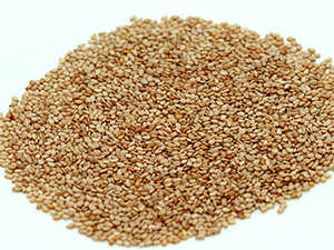 喜界島産白ごま(洗いごま)　洗い乾燥加工を行い完成