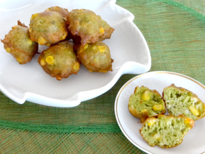 喜界島産長命草(ボタンボウフウ)を新鮮なまま粉末化　新鮮ボタンボウフウ末コーン入りドーナッツ