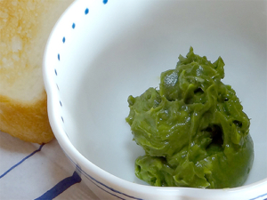 喜界島産長命草(ボタンボウフウ)を新鮮なまま粉末化　新鮮ボタンボウフウ末溶かしバター