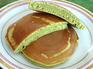 喜界島産長命草(ボタンボウフウ)を新鮮なまま粉末化　新鮮ボタンボウフウ末ホットケーキ